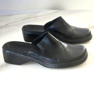 CLARKS Black Leather Comfort Clogs Mules Sz 9M
